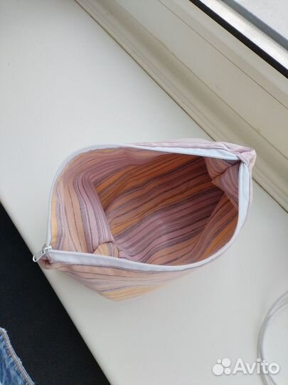 Вместительная косметичка