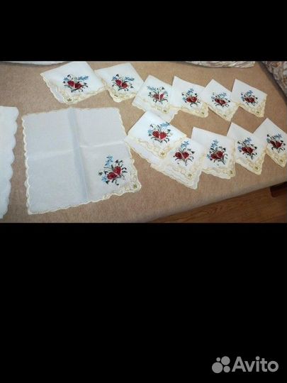 Скатерть и салфетки 12 шт с вышивкой