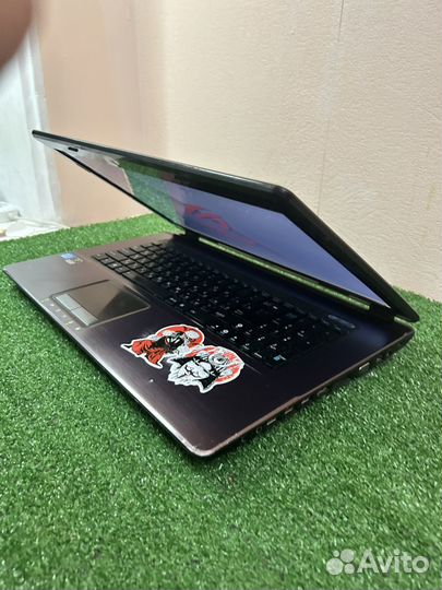 Игровой гигант Asus 17,3