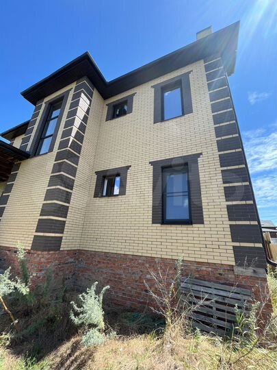 Дом 180 м² на участке 10 сот.