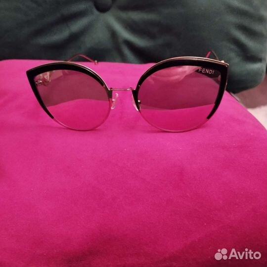 Солнцезащитные очки