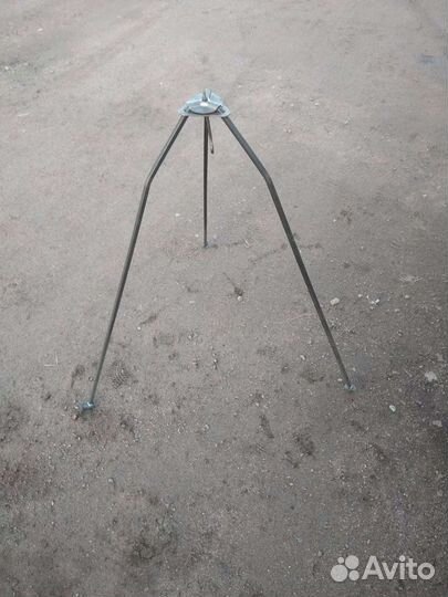 Тринога проходная для костра