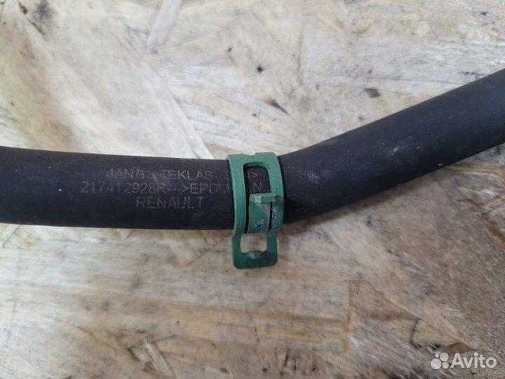 Патрубок системы охлаждения Renault Logan