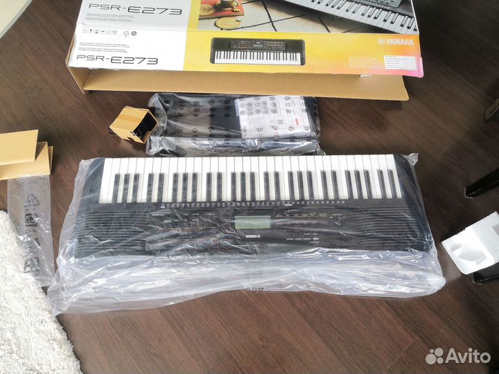 Синтезатор Yamaha PSR-E273