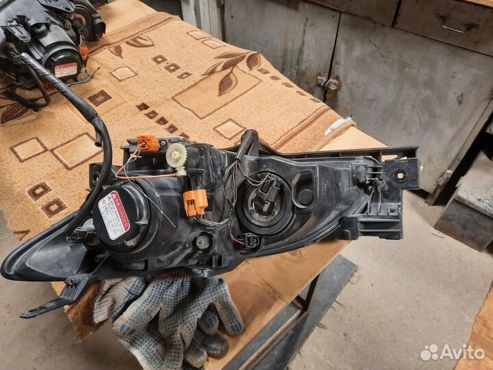 Фары на mazda 3 bk седан ксенон оригинал