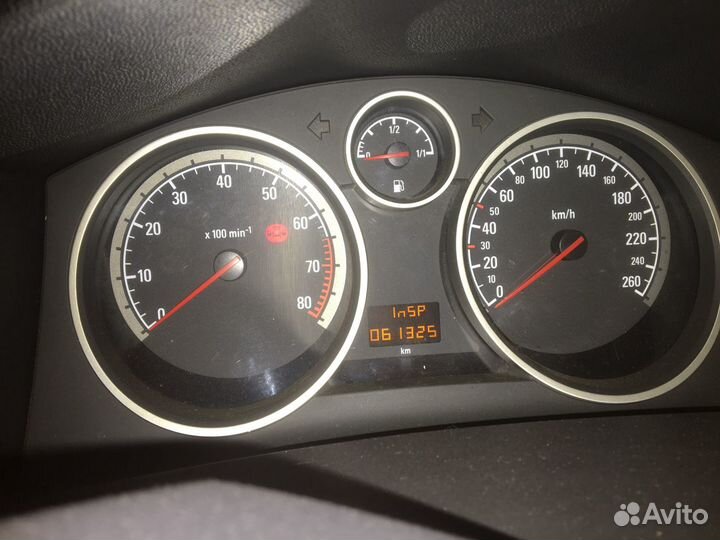 Опель астра Н 2014 года в разбор на запчасти