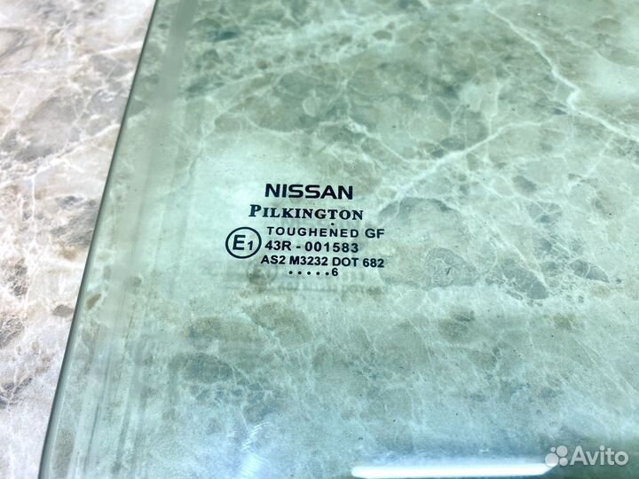 Стекло двери задняя правое Nissan Note E11