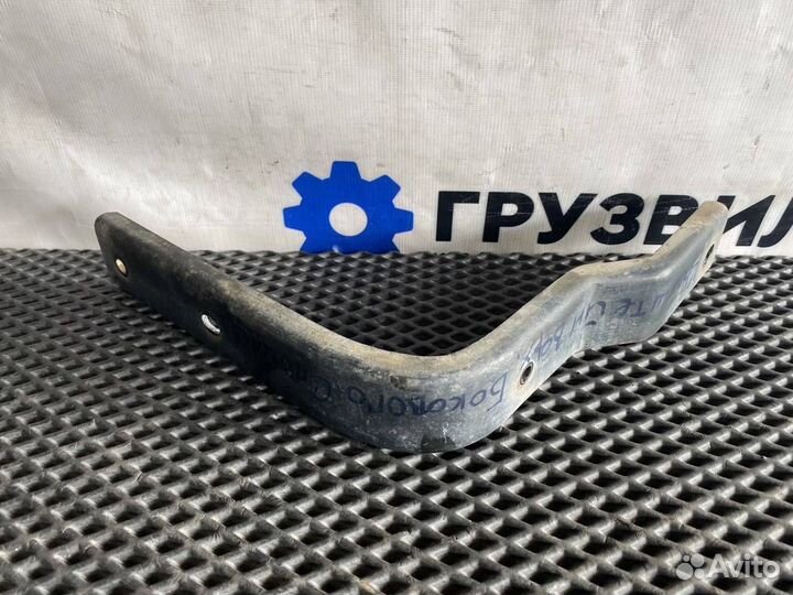 Кронштейн спойлера Volvo FH4 82332718