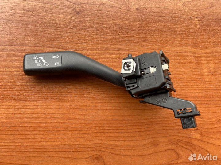 Подрулевой переключатель Vw Golf 5+ BSE 2009