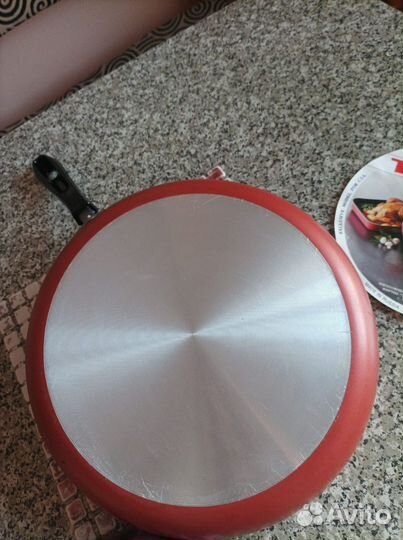 Сковорода с антипригарным покрытием