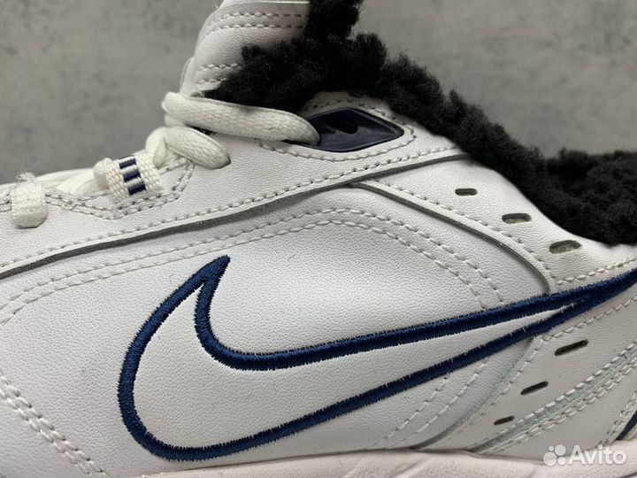 Зимние кроссовки Nike Air Monarch с премиум стилем