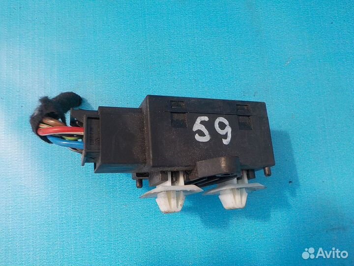 Реле обогрева сидений volkswagen Touareg 2002-2010