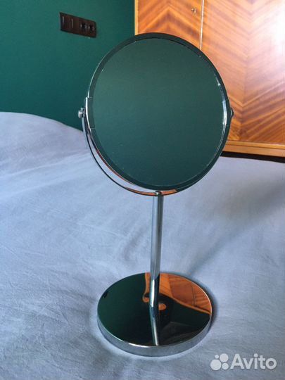 Зеркало настольное круглое с увеличением