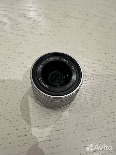 Объектив olympus 25/1.8 Silver