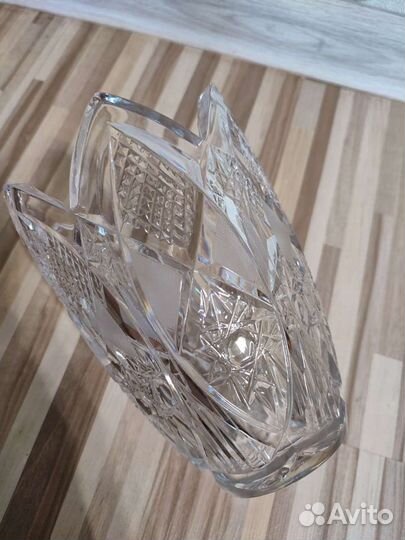 Ваза хрустальная для цветов