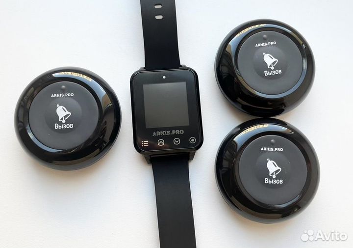 Кнопка вызова персонала и часы. Влагозащита IP67