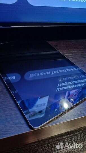 Планшет Apple iPad Air 64