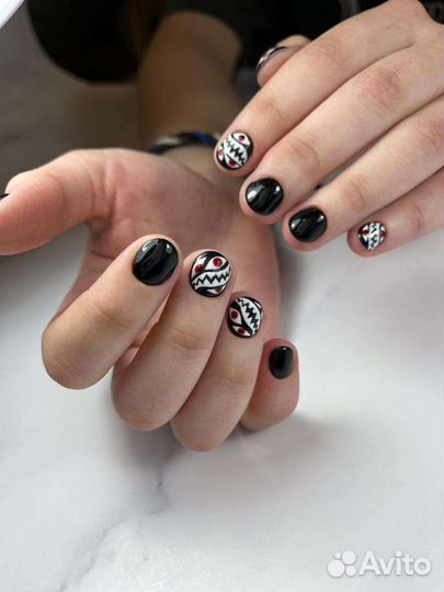 Маникюр с покрытием гель-лаком
