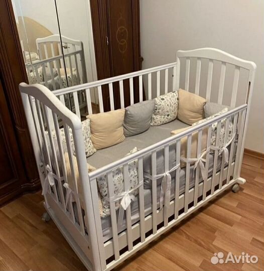 Белая итальянская кроватка