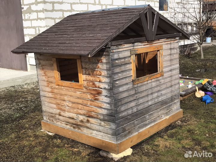 Детский деревянный домик