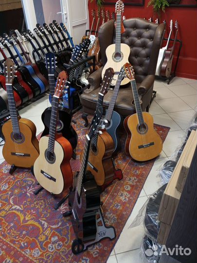 Гитара классическая полноразмерная 4/4