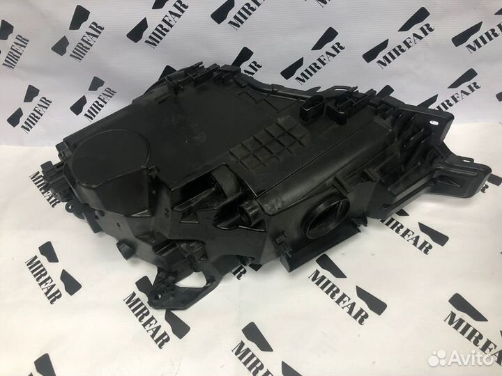 Правый корпус фары Volvo XC60 2017-2022 Full LED