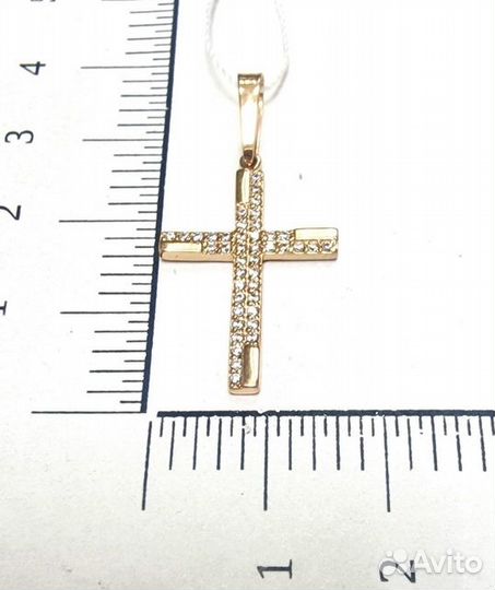 Золотая подвеска с камнем