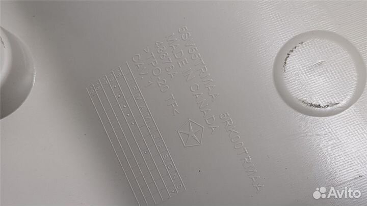 Консоль салона Chrysler Pacifica, 2017