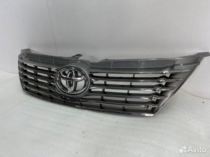 Решетка радиатора передняя Toyota Camry V50