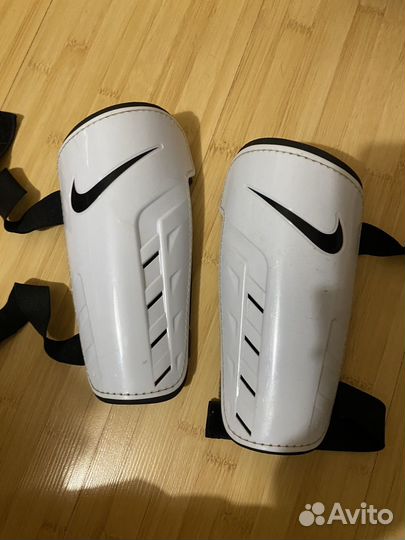 Щитки футбольные nike