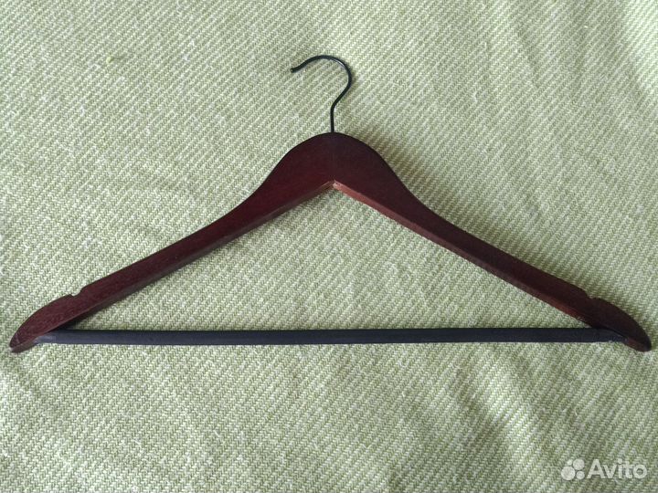 Деревянные плечики