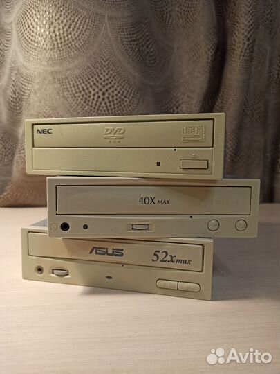 Два CD привода, один DVD