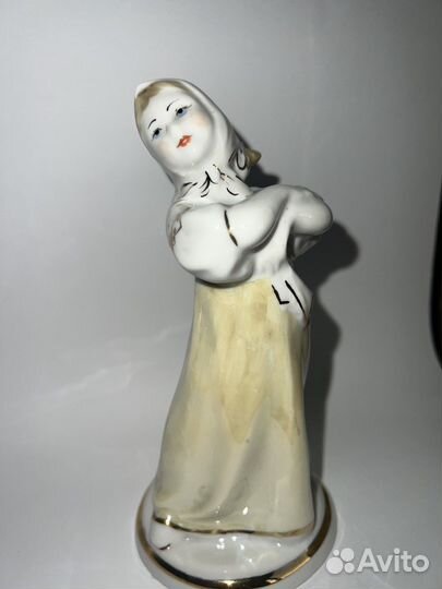 Фарфоровая Статуэтка плясунья кф Чудово