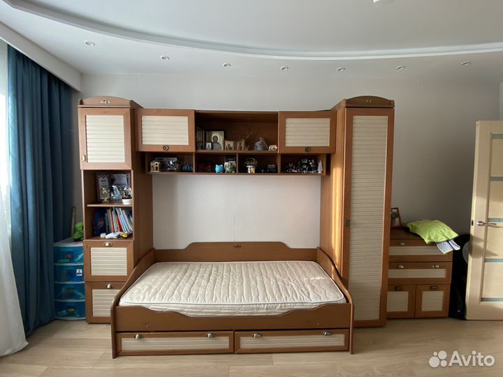 Мебельный гарнитур для детской комнаты