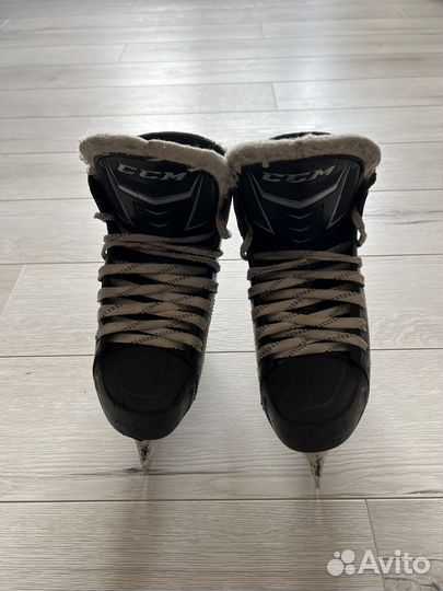 Коньки для хоккея с мячом