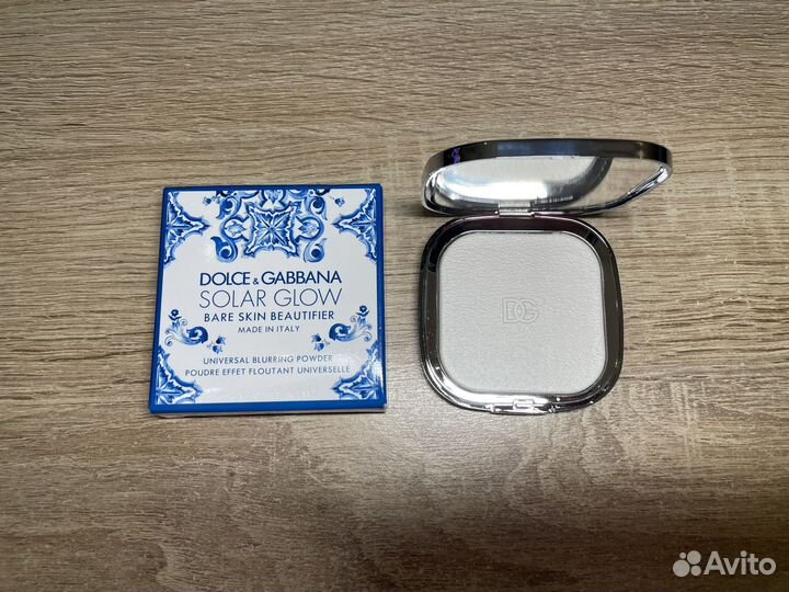 Пудра Dolce&Gabbana и Laura Mercier