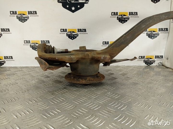 Кулак поворотный передний правый R