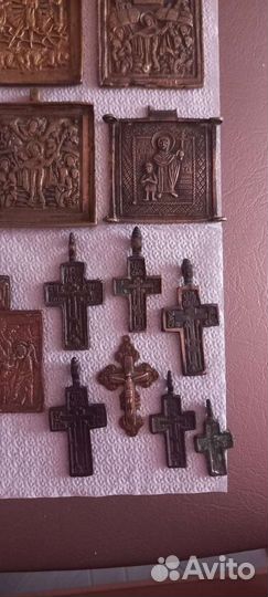 Стариные медные Иконы 12 штук и 7 крестиков