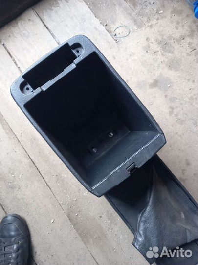 Подлокотник