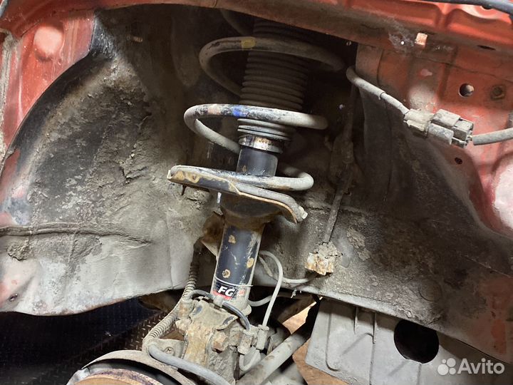 Передние амортизаторы Kia Rio 2