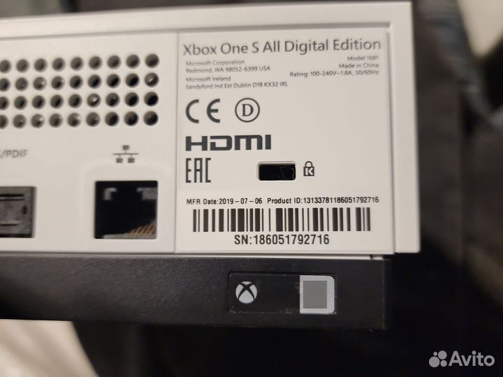 Приставка xbox one S с подпиской, геймпад/обмен