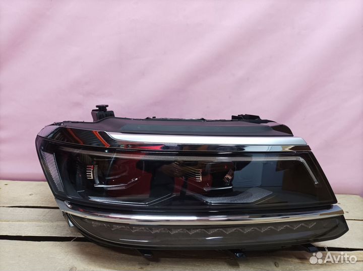 Фара правая Volkswagen Tiguan 2 2016