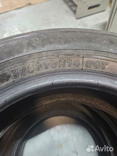 Yokohama BluEarth AE01 175/70 R14