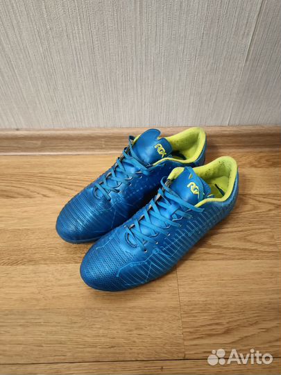 Футбольные бутсы