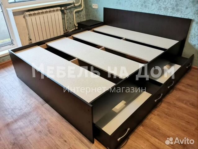 Кровать