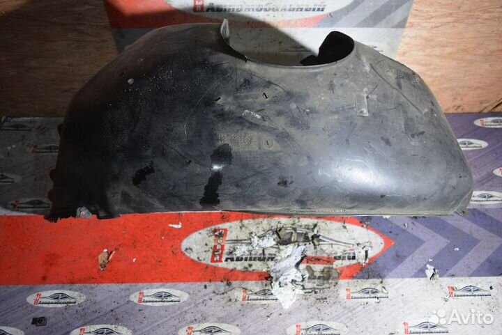 Подкрылок перед лево c BMW 7-Series E65 N62B40