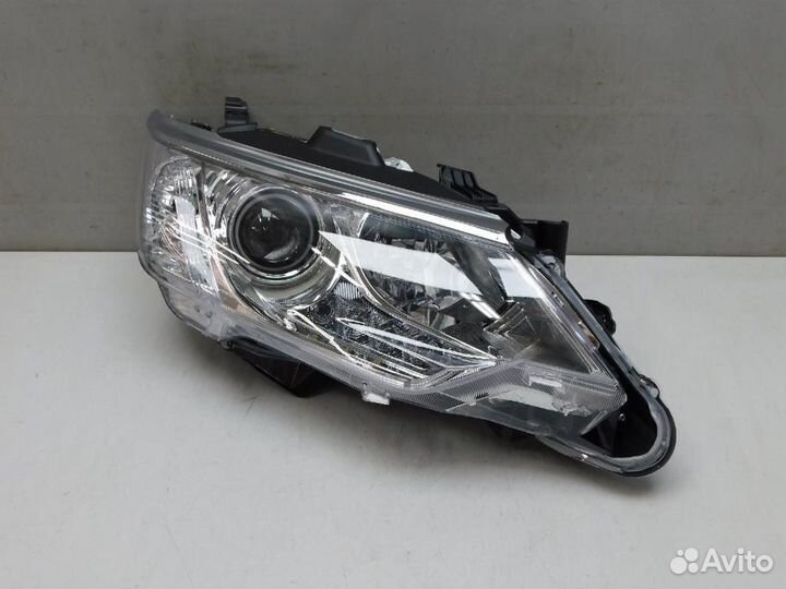 Фара правая Toyota Camry