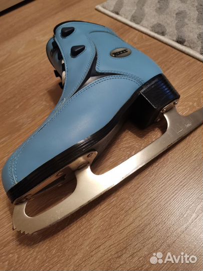 Ледовые коньки Roces