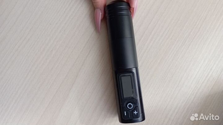 Безпроводная тату-машинка