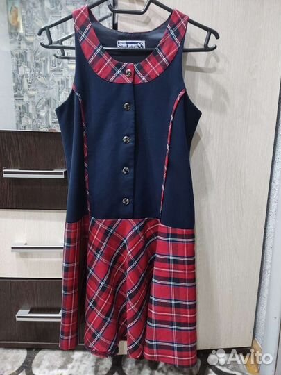 Школьная форма на девочку (жилетка и сарафан)